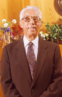 Robert R. Wallace